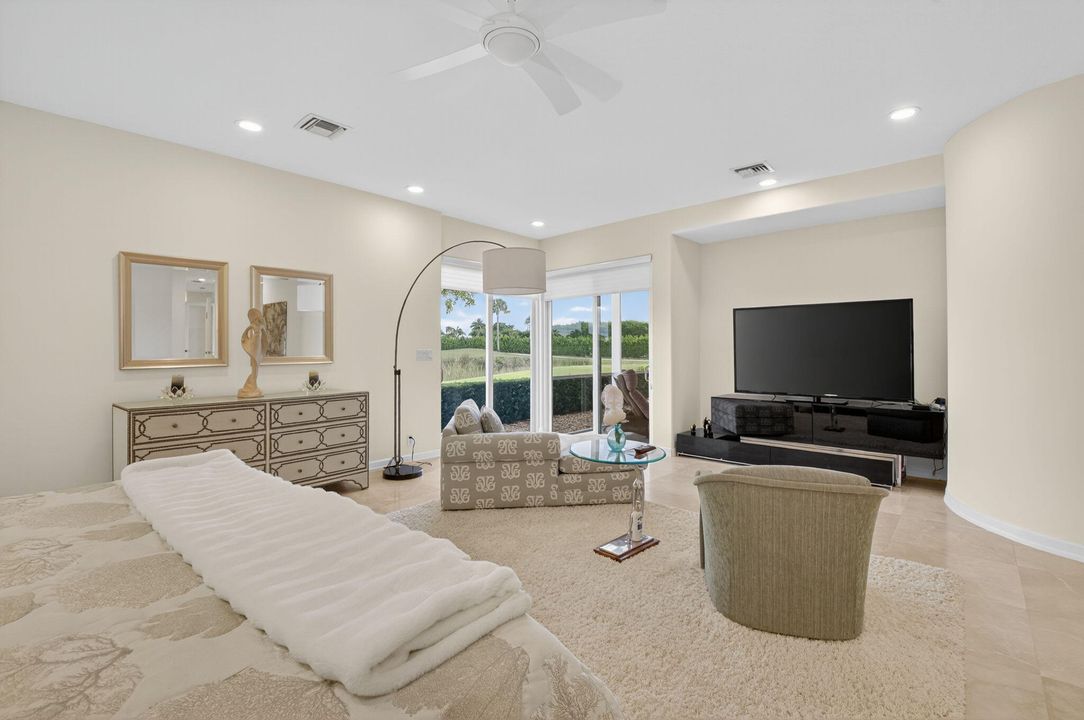 合同活跃: $2,900,000 (5 贝兹, 5 浴室, 4664 平方英尺)