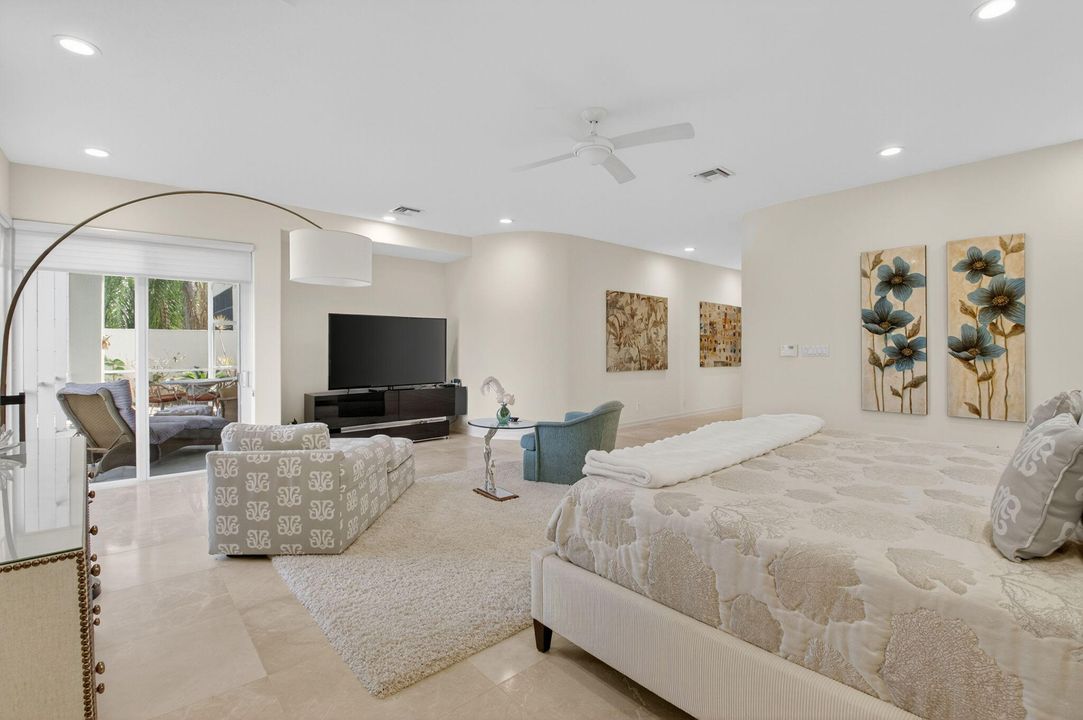 合同活跃: $2,900,000 (5 贝兹, 5 浴室, 4664 平方英尺)