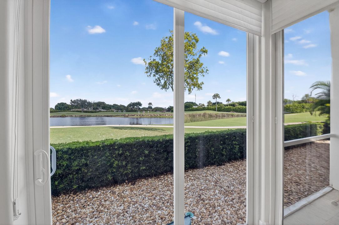 合同活跃: $2,900,000 (5 贝兹, 5 浴室, 4664 平方英尺)