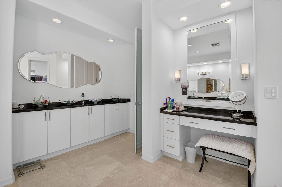 合同活跃: $2,900,000 (5 贝兹, 5 浴室, 4664 平方英尺)