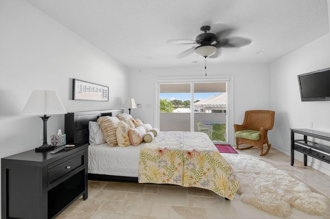 合同活跃: $2,900,000 (5 贝兹, 5 浴室, 4664 平方英尺)