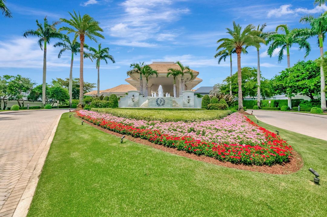 合同活跃: $2,900,000 (5 贝兹, 5 浴室, 4664 平方英尺)