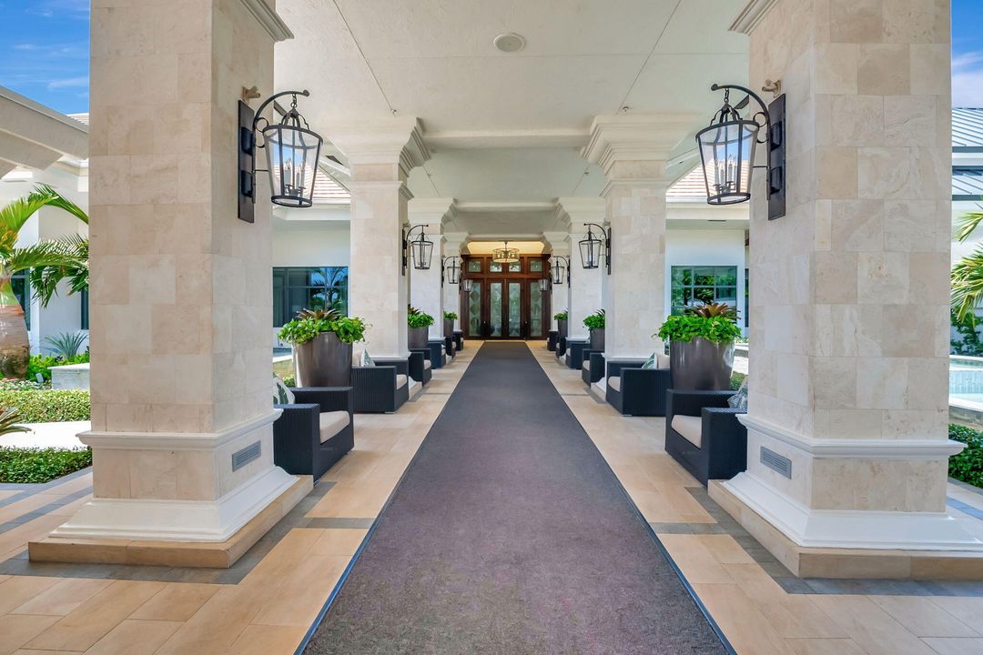 合同活跃: $2,900,000 (5 贝兹, 5 浴室, 4664 平方英尺)