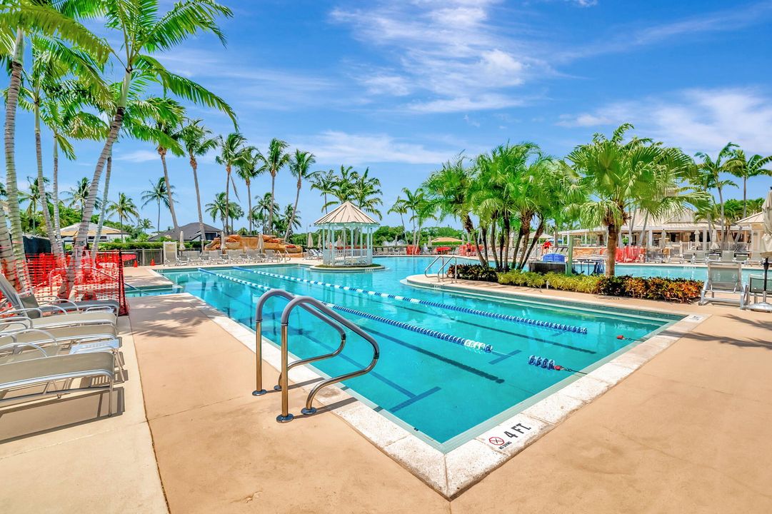 合同活跃: $2,900,000 (5 贝兹, 5 浴室, 4664 平方英尺)