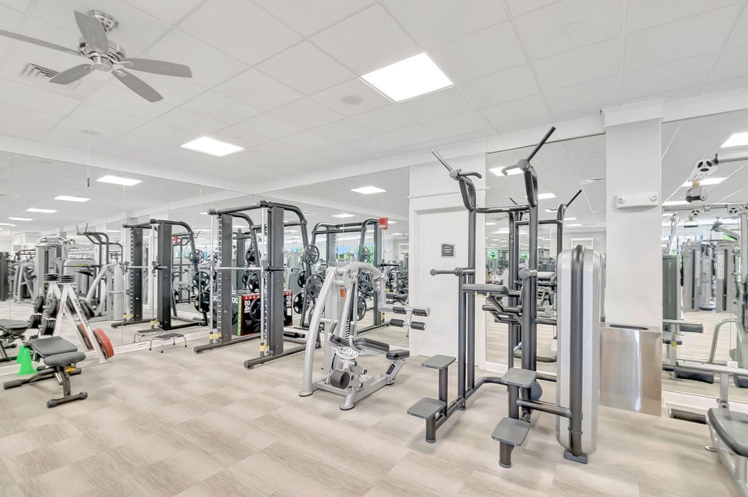 合同活跃: $2,900,000 (5 贝兹, 5 浴室, 4664 平方英尺)