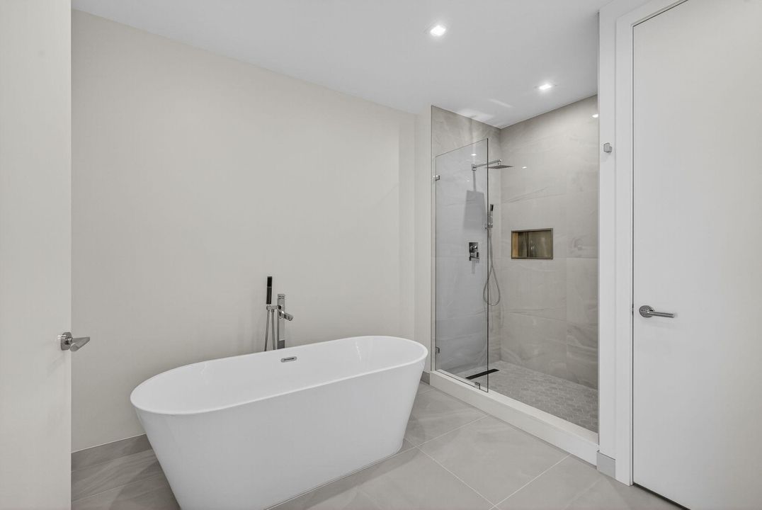 На продажу: $3,000,000 (3 спален, 3 ванн, 2232 Квадратных фут)