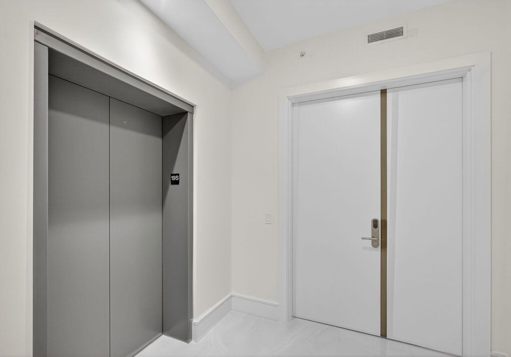 На продажу: $3,000,000 (3 спален, 3 ванн, 2232 Квадратных фут)