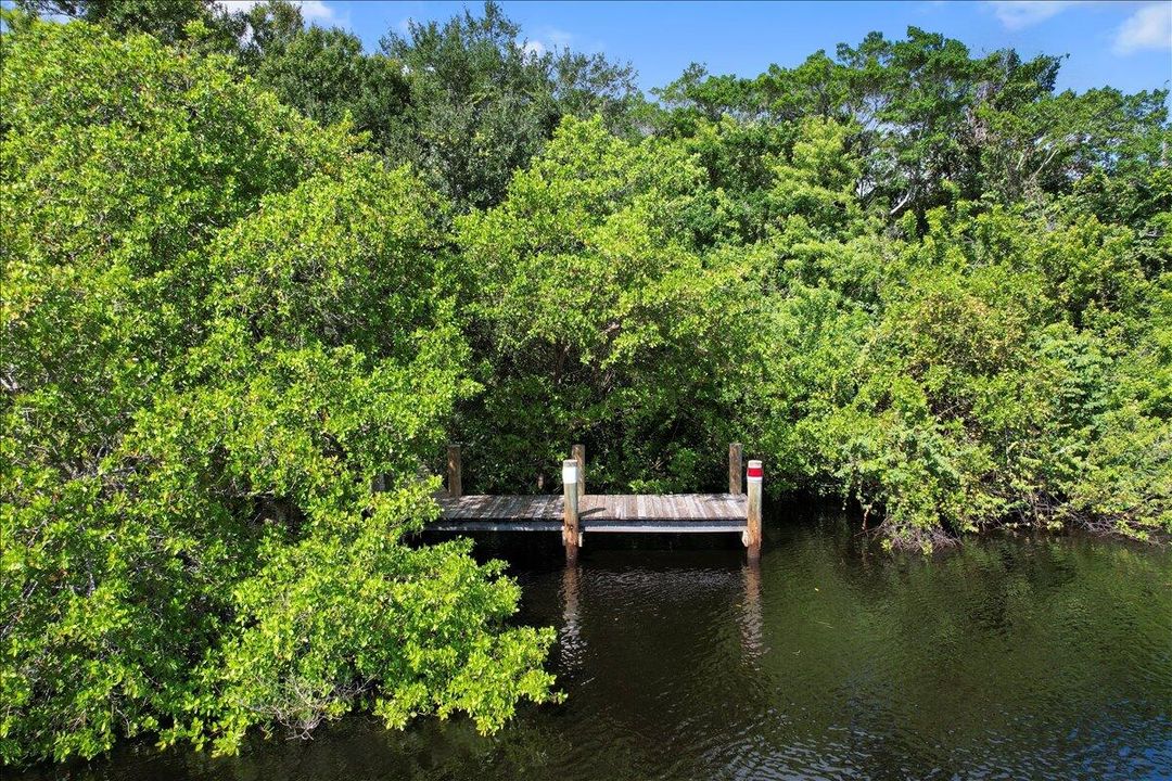 合同活跃: $1,500,000 (0 贝兹, 0 浴室, 0 平方英尺)