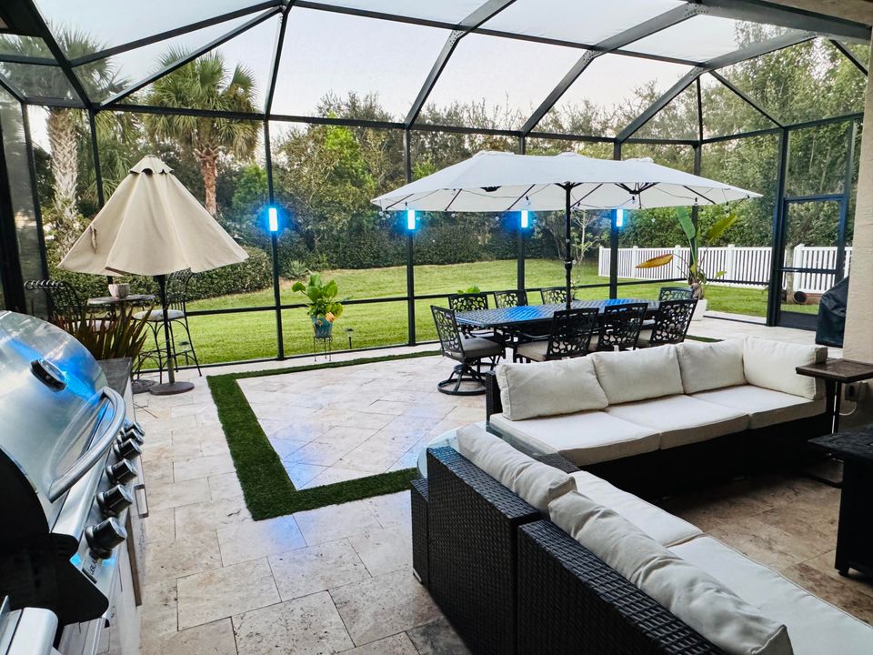 Под контрактом: $470,000 (4 спален, 3 ванн, 2386 Квадратных фут)