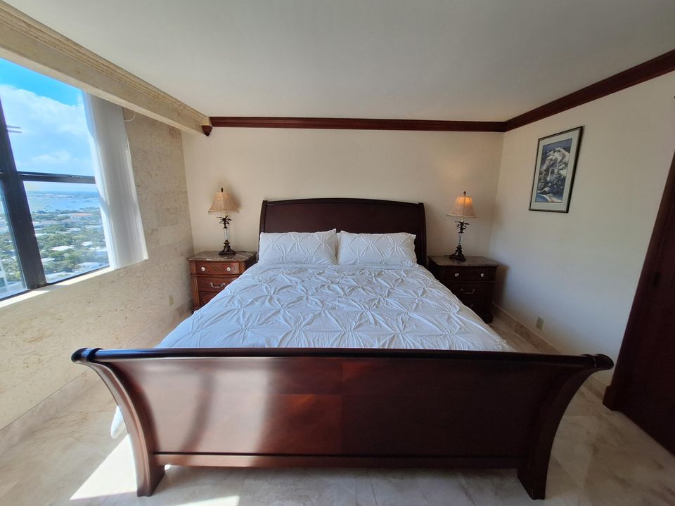 For Rent: $6,000 (3 beds, 3 baths, 1617 Square Feet)