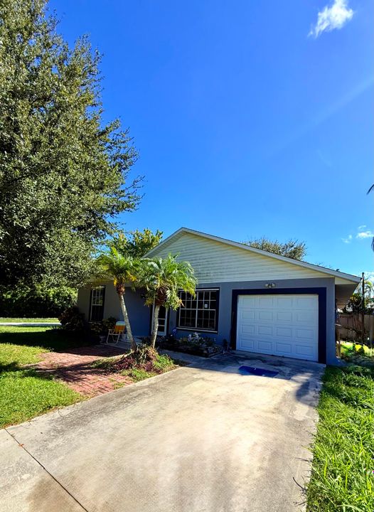 Под контрактом: $340,000 (3 спален, 2 ванн, 1436 Квадратных фут)