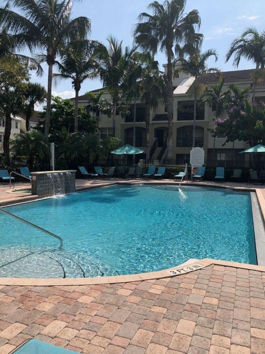 For Rent: $2,099 (2 beds, 2 baths, 1123 Square Feet)