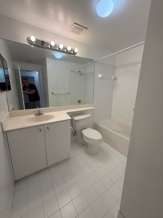 For Rent: $2,099 (2 beds, 2 baths, 1123 Square Feet)