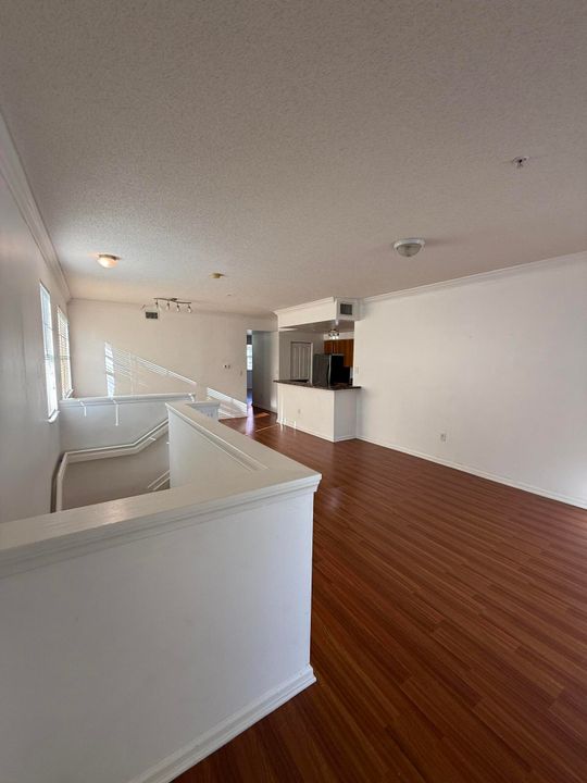 For Rent: $2,099 (2 beds, 2 baths, 1123 Square Feet)