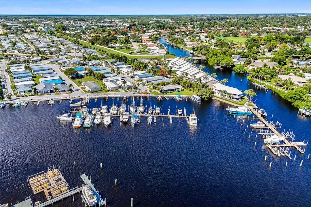 合同活跃: $179,000 (2 贝兹, 2 浴室, 1104 平方英尺)