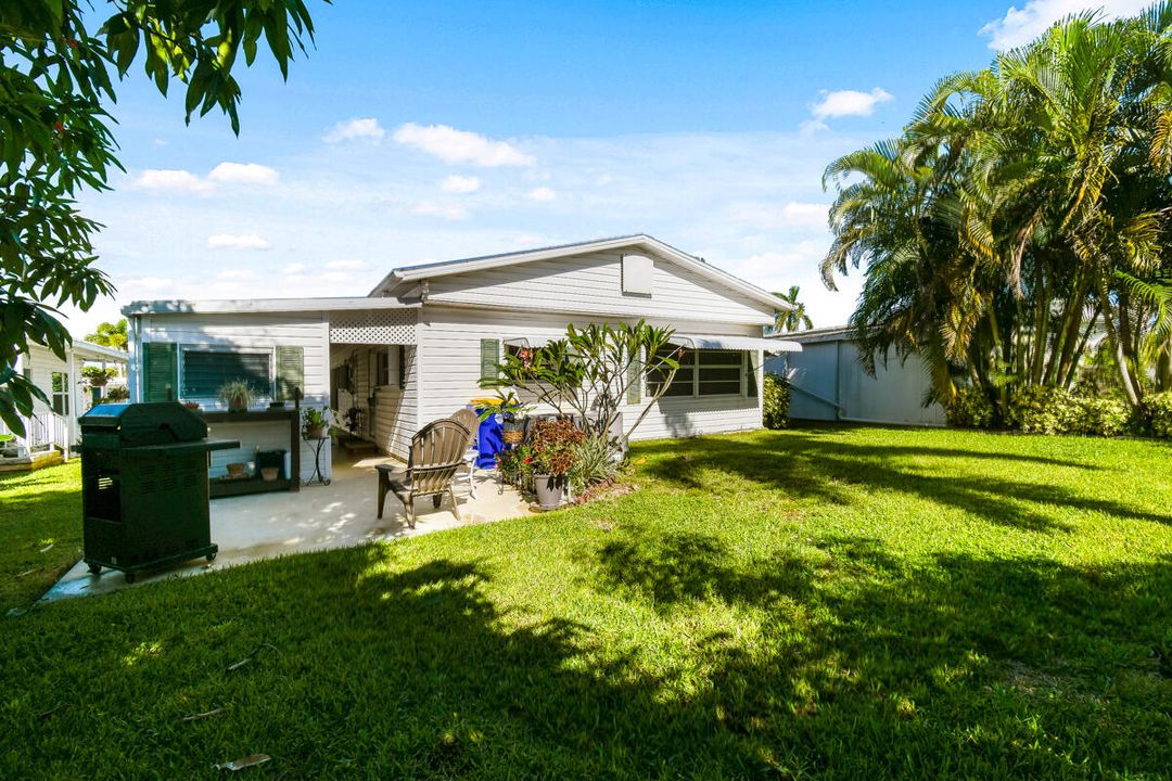 合同活跃: $179,000 (2 贝兹, 2 浴室, 1104 平方英尺)