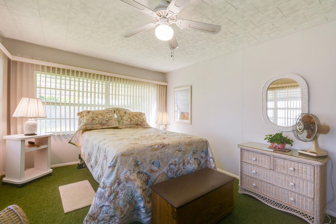 合同活跃: $179,000 (2 贝兹, 2 浴室, 1104 平方英尺)