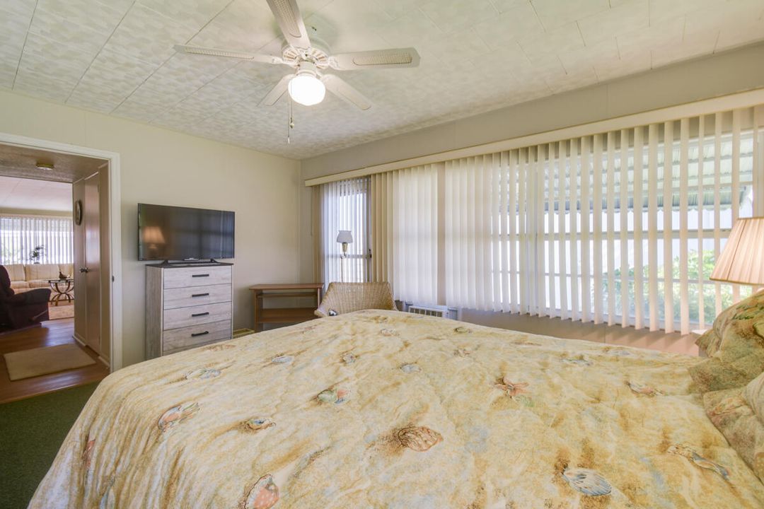 合同活跃: $179,000 (2 贝兹, 2 浴室, 1104 平方英尺)