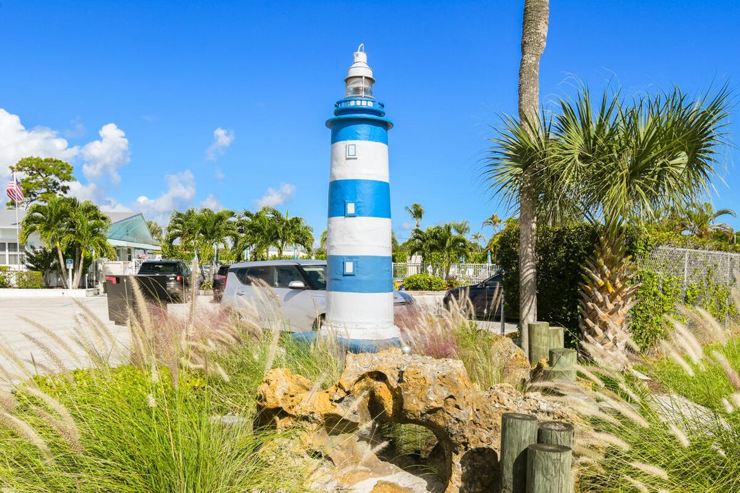 合同活跃: $179,000 (2 贝兹, 2 浴室, 1104 平方英尺)