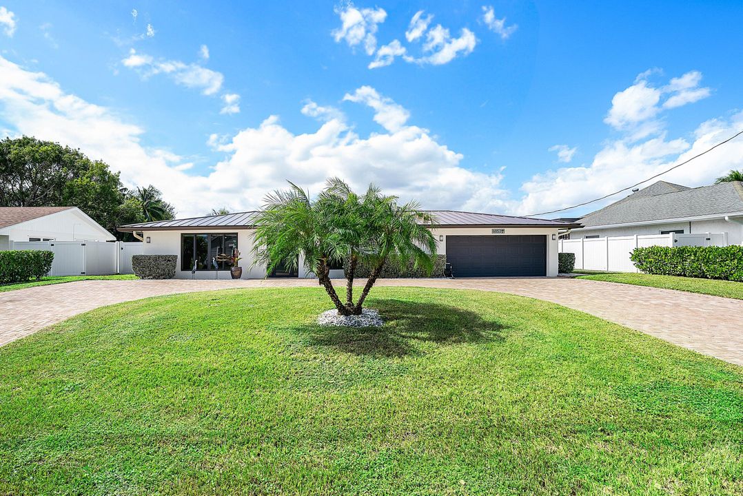 For Sale: $1,495,000 (3 beds, 2 baths, 2356 Square Feet)