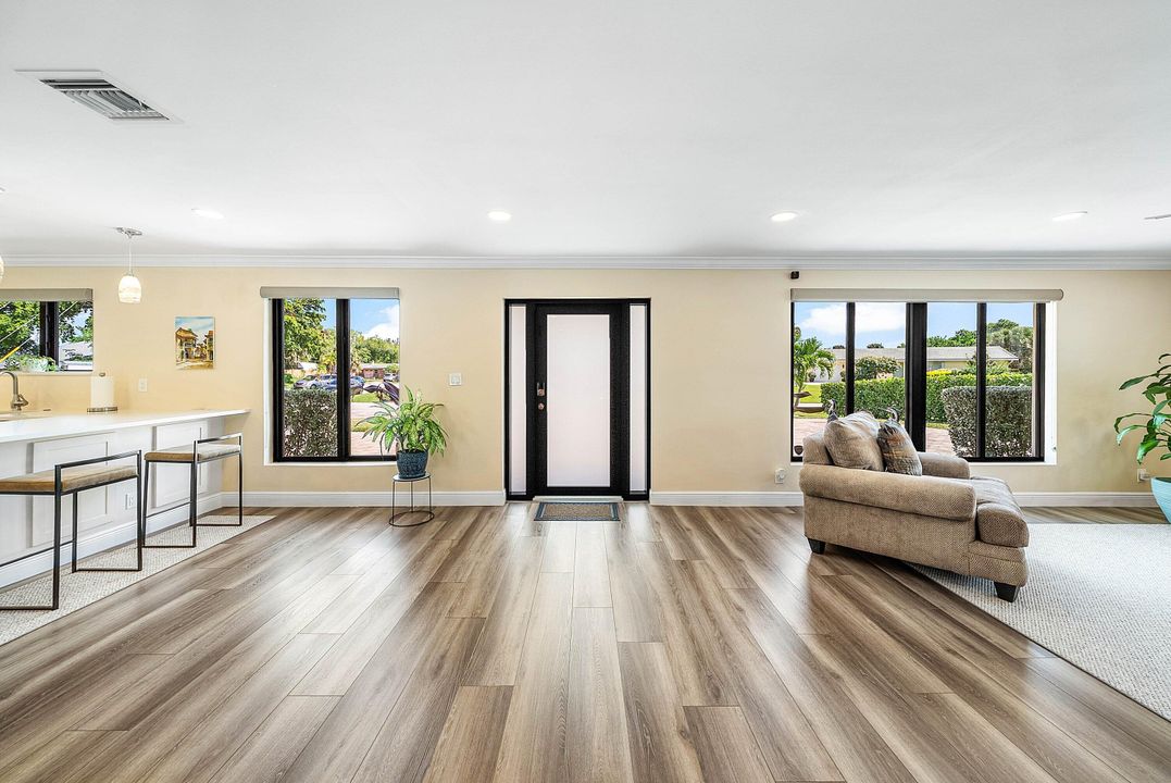 For Sale: $1,495,000 (3 beds, 2 baths, 2356 Square Feet)