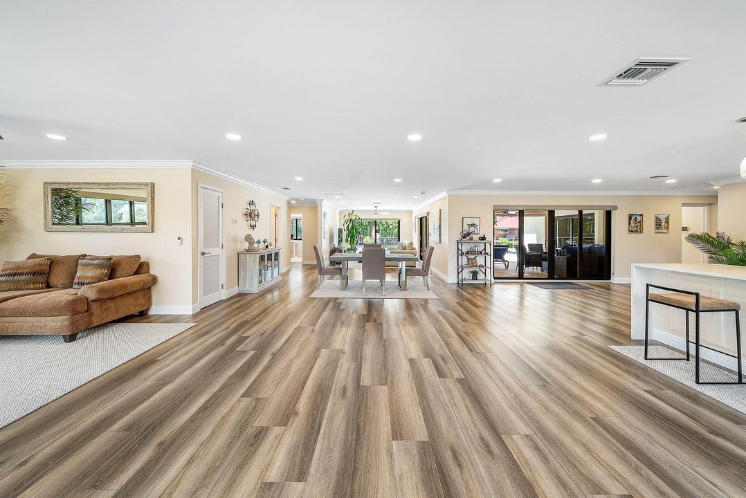 For Sale: $1,495,000 (3 beds, 2 baths, 2356 Square Feet)