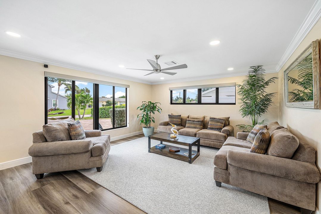 For Sale: $1,495,000 (3 beds, 2 baths, 2356 Square Feet)