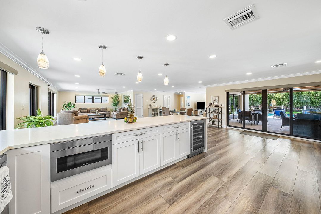 For Sale: $1,495,000 (3 beds, 2 baths, 2356 Square Feet)