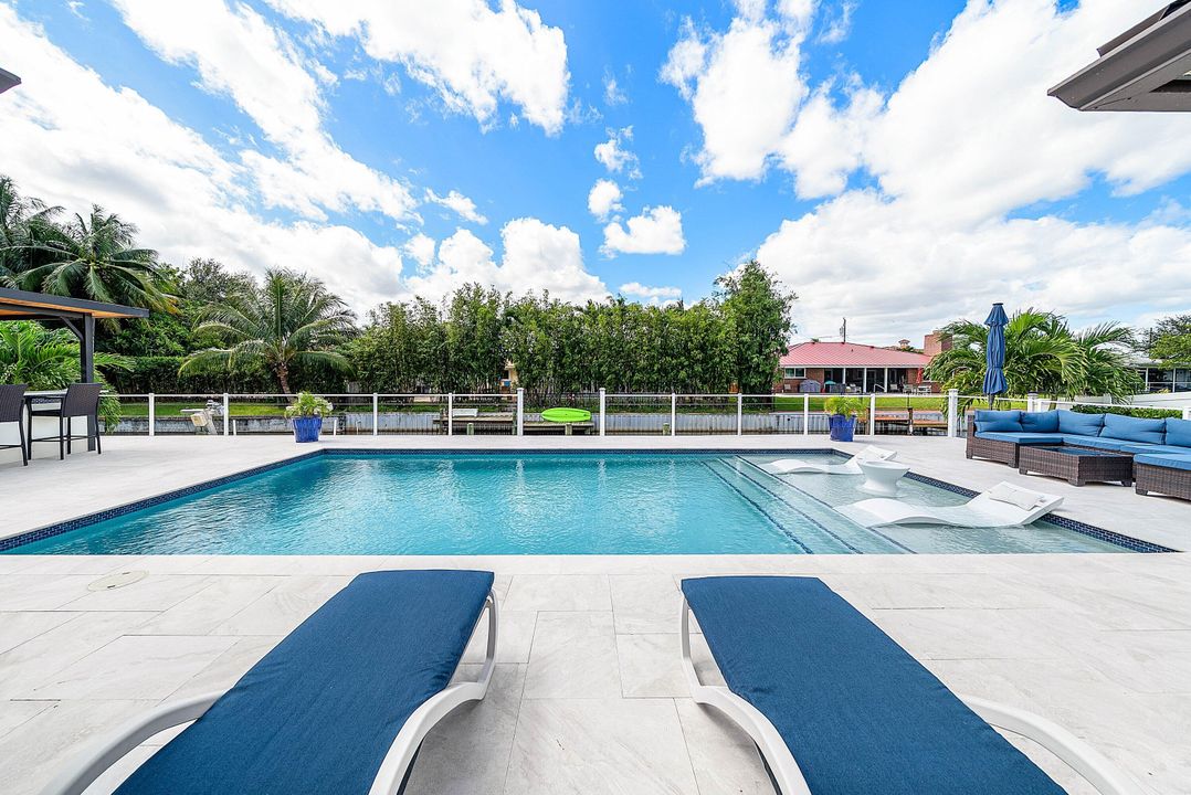 For Sale: $1,495,000 (3 beds, 2 baths, 2356 Square Feet)