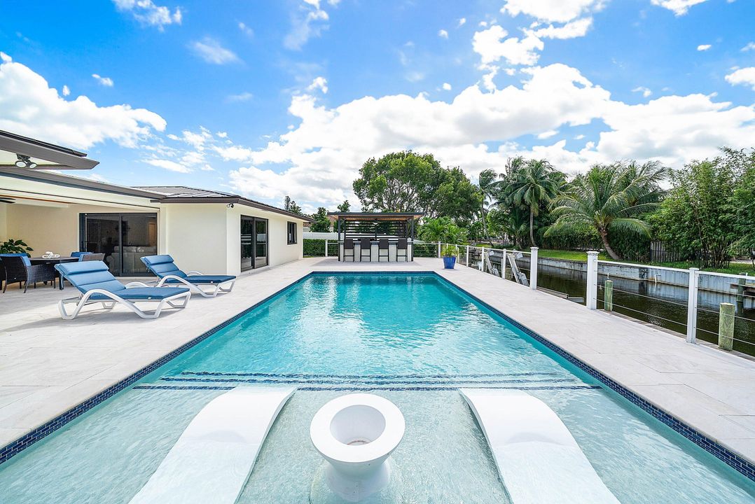 For Sale: $1,495,000 (3 beds, 2 baths, 2356 Square Feet)