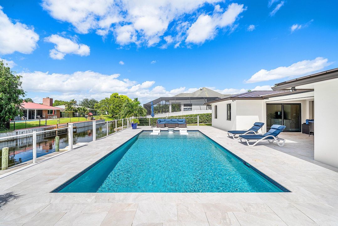 For Sale: $1,495,000 (3 beds, 2 baths, 2356 Square Feet)