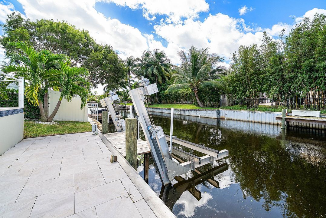 For Sale: $1,495,000 (3 beds, 2 baths, 2356 Square Feet)