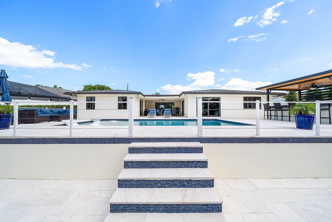 For Sale: $1,495,000 (3 beds, 2 baths, 2356 Square Feet)