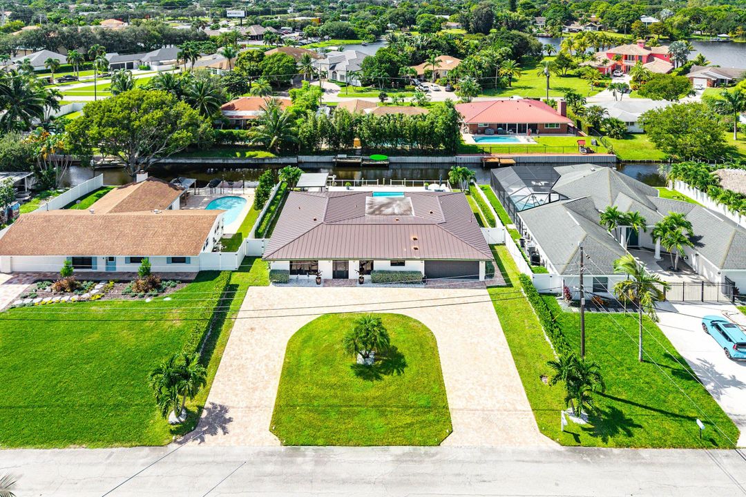 For Sale: $1,495,000 (3 beds, 2 baths, 2356 Square Feet)