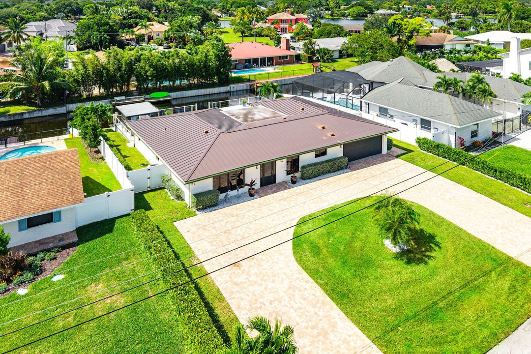 For Sale: $1,495,000 (3 beds, 2 baths, 2356 Square Feet)