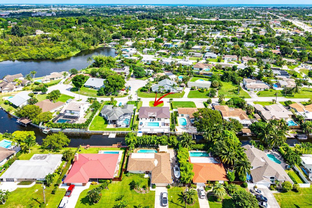 For Sale: $1,495,000 (3 beds, 2 baths, 2356 Square Feet)