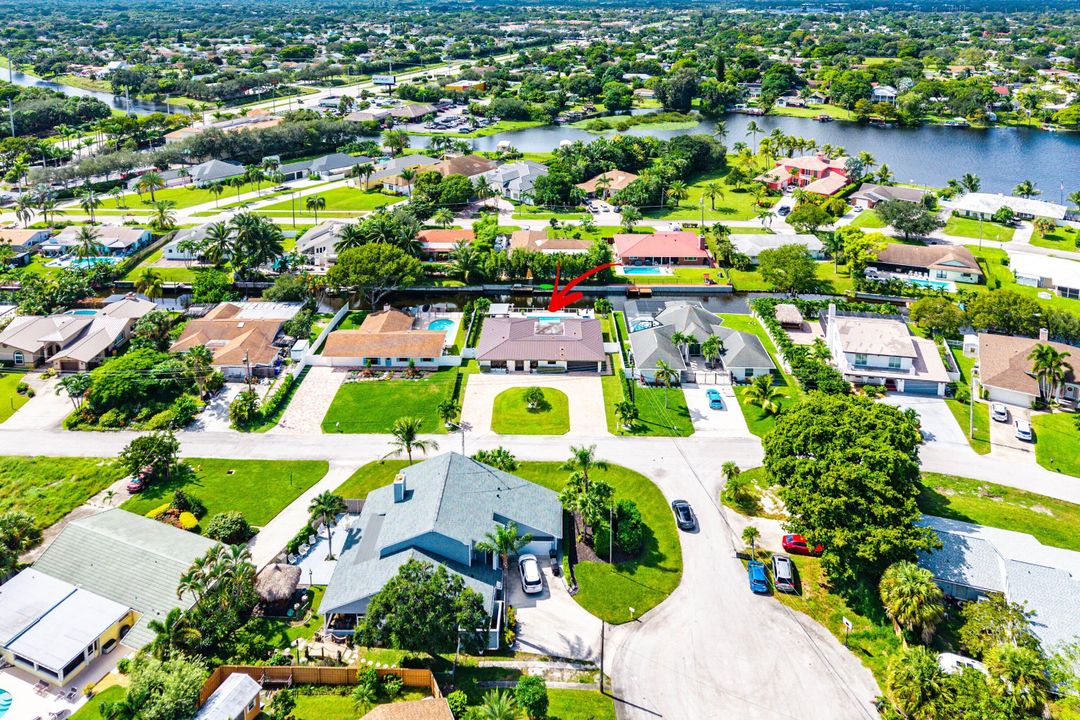 For Sale: $1,495,000 (3 beds, 2 baths, 2356 Square Feet)