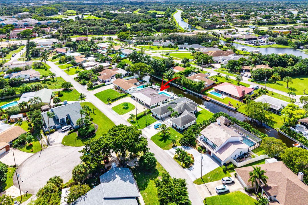 For Sale: $1,495,000 (3 beds, 2 baths, 2356 Square Feet)