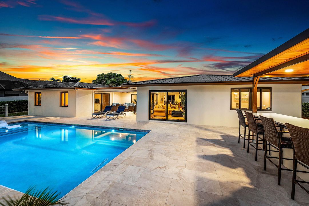 For Sale: $1,495,000 (3 beds, 2 baths, 2356 Square Feet)