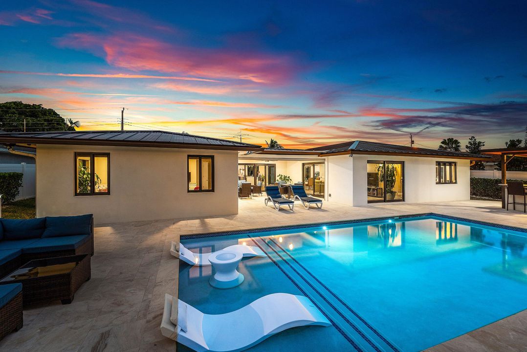 For Sale: $1,495,000 (3 beds, 2 baths, 2356 Square Feet)