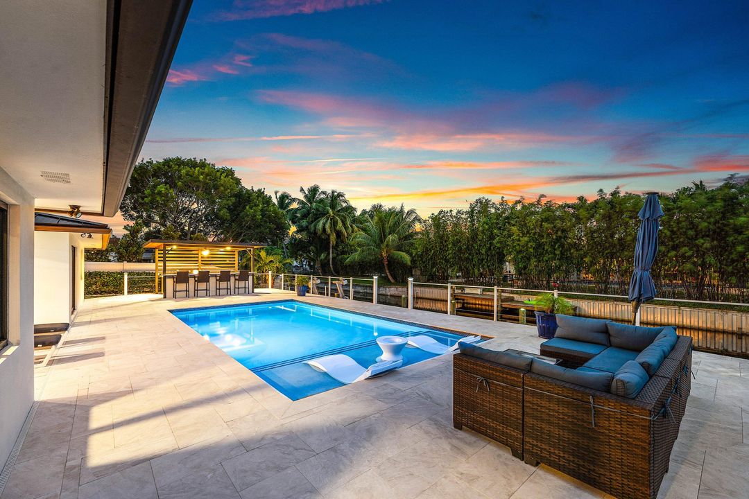 For Sale: $1,495,000 (3 beds, 2 baths, 2356 Square Feet)