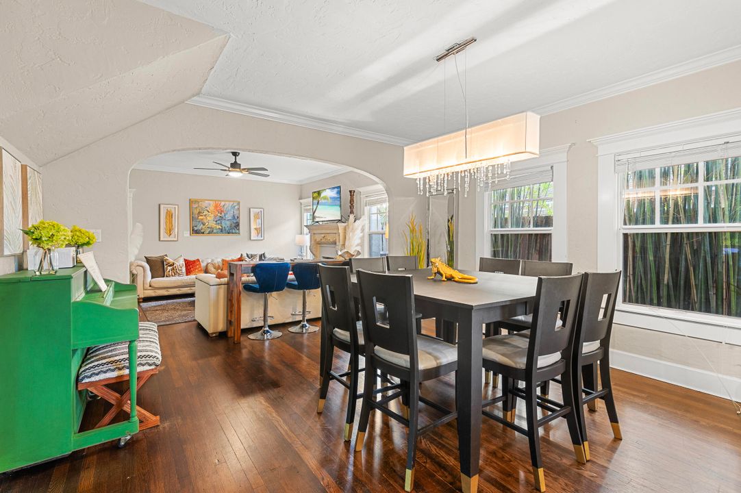 待售: $1,949,000 (0 贝兹, 0 浴室, 3643 平方英尺)