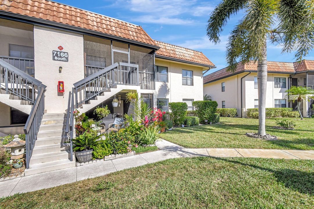 For Sale: $139,000 (2 beds, 2 baths, 735 Square Feet)