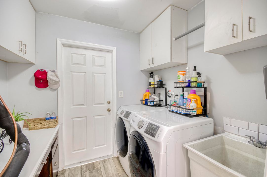 出租: $7,500 (4 贝兹, 2 浴室, 1982 平方英尺)