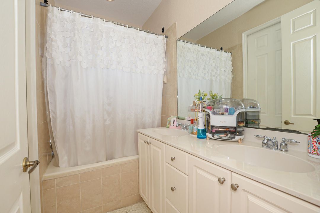 В аренду: $2,000 (3 спален, 2 ванн, 1653 Квадратных фут)