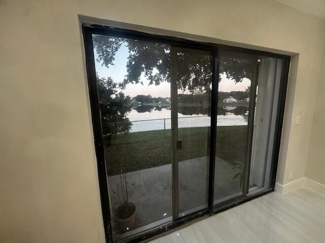 合同活跃: $499,000 (3 贝兹, 2 浴室, 1810 平方英尺)