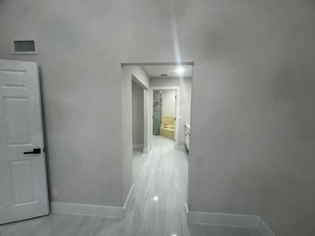 合同活跃: $499,000 (3 贝兹, 2 浴室, 1810 平方英尺)