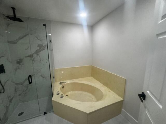 合同活跃: $499,000 (3 贝兹, 2 浴室, 1810 平方英尺)