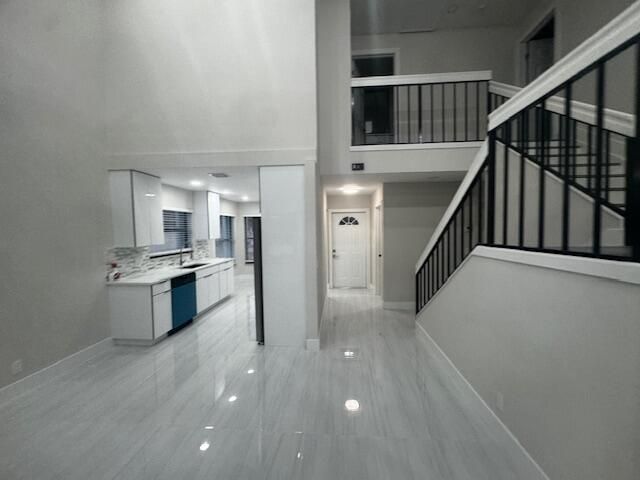 合同活跃: $499,000 (3 贝兹, 2 浴室, 1810 平方英尺)