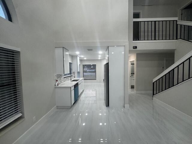 合同活跃: $499,000 (3 贝兹, 2 浴室, 1810 平方英尺)